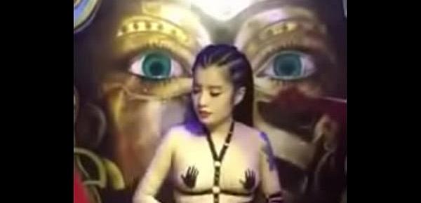  Girl playing DJ without bra and showing nipples and big boobs